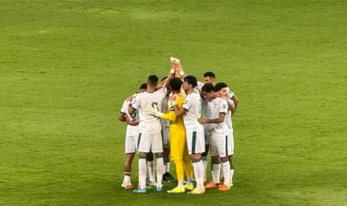 انطلاق مباراة منتخبنا الوطني مع نظيره الفلسطيني