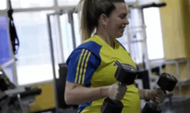 رغم حملها بالشهر السابع.. نجمة بوكا جونيورز ترفض مغادرة الملعب