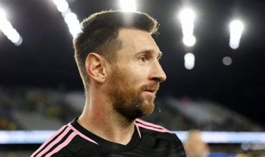 ميسي على أعتاب جائزة تاريخية.. لم يحصل عليها مطلقاً