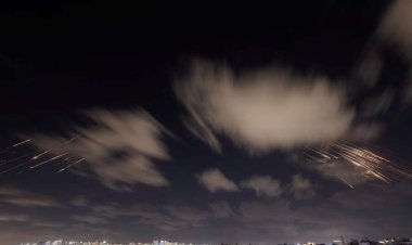 بغداد بموقف صعب: الخليج "يغلق أجوائه" على الكيان.. الطائرات قد تستخدم أجواء العراق ضد ايران!