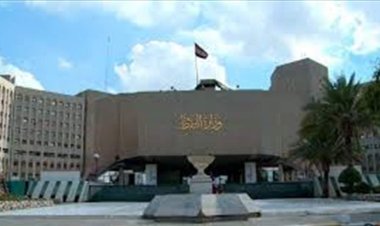 وزير غائب ووكلاء "مشبوهون" ورقابة "مغيّبة".. النفط في أسوأ مراحلها والمهربون يعيشون "شهر عسل"