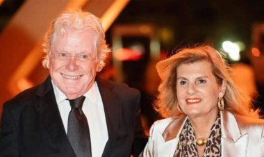 خطفت الأنظار في مهرجان الجونة السينمائي.. من هي زوجة حسين فهمي؟